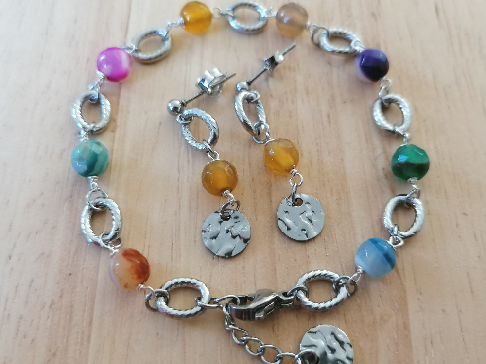 Armbånd og øreringe, Sæt 250 kr