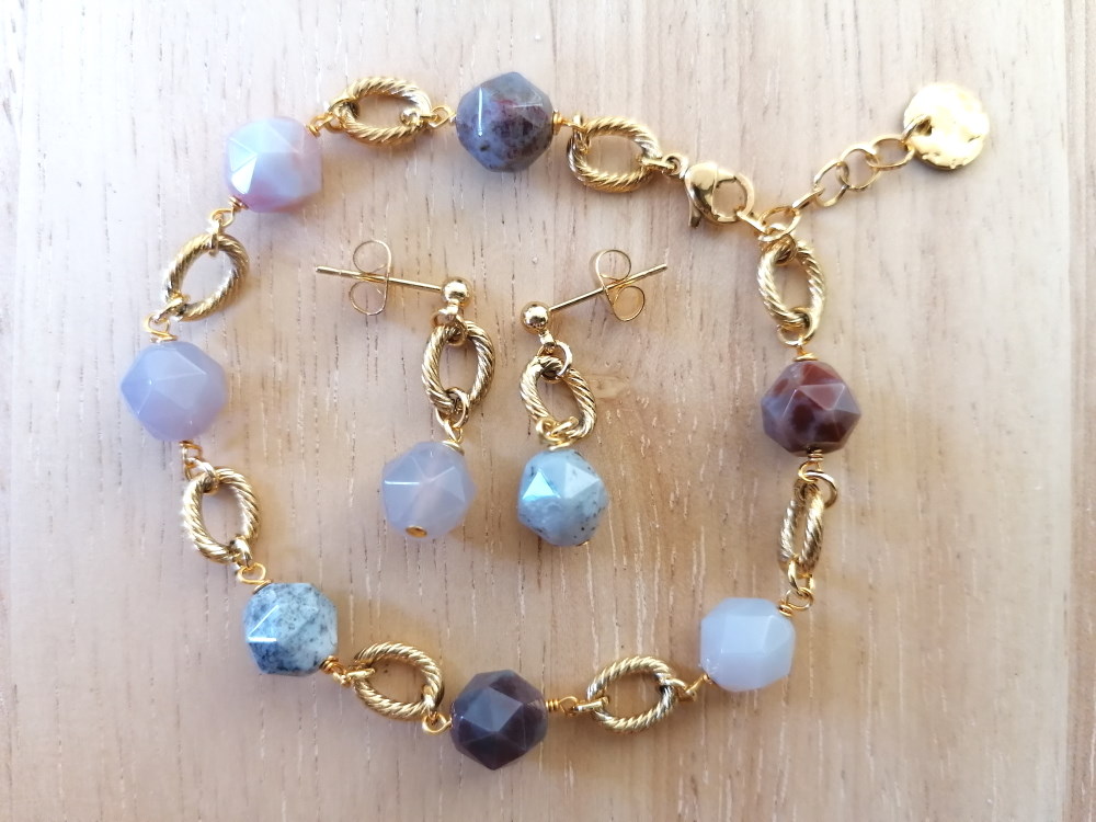 Armbånd og øreringe, Sæt 250 kr