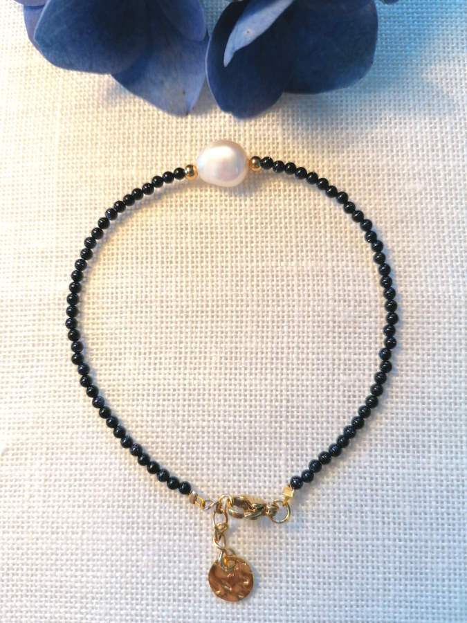 Armbånd, 150 kr