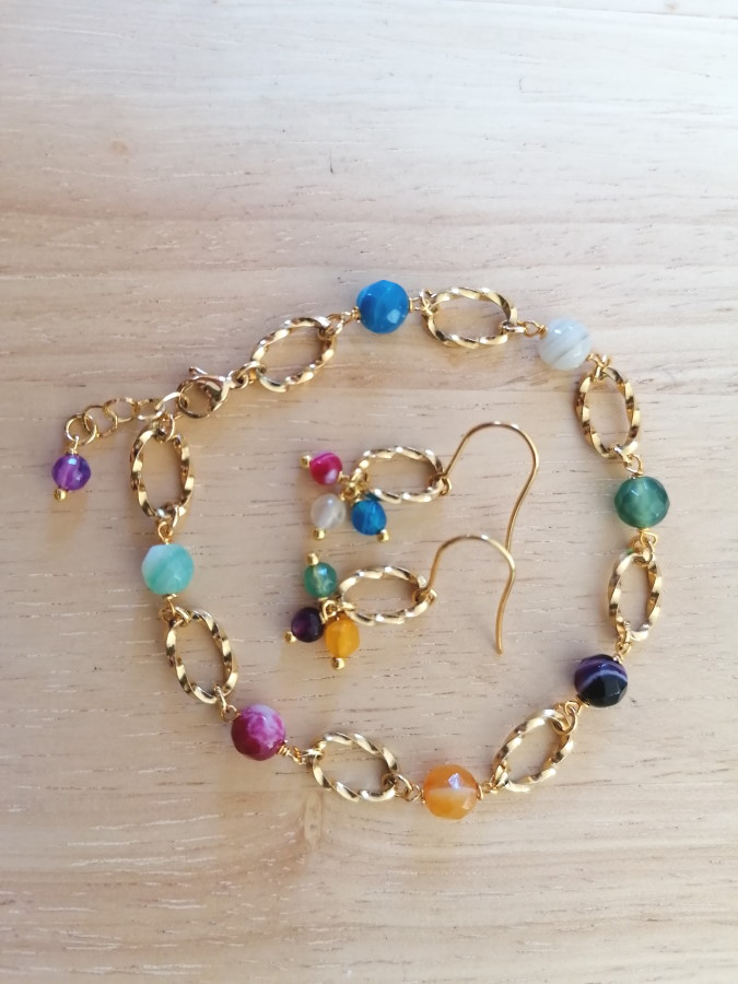 Armbånd og øreringe, Sæt 250 kr